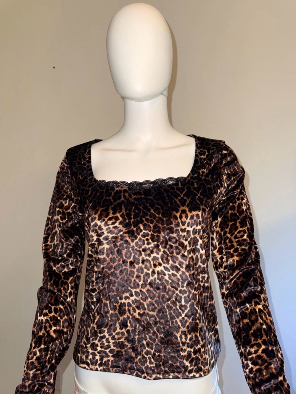 Frankee & Skylarr Velvet Animal Print Shirt Square Neck Long Sleeve